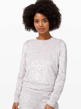 EUC Lululemon Warm Down Crushed Velvet Top in Chrome size 10